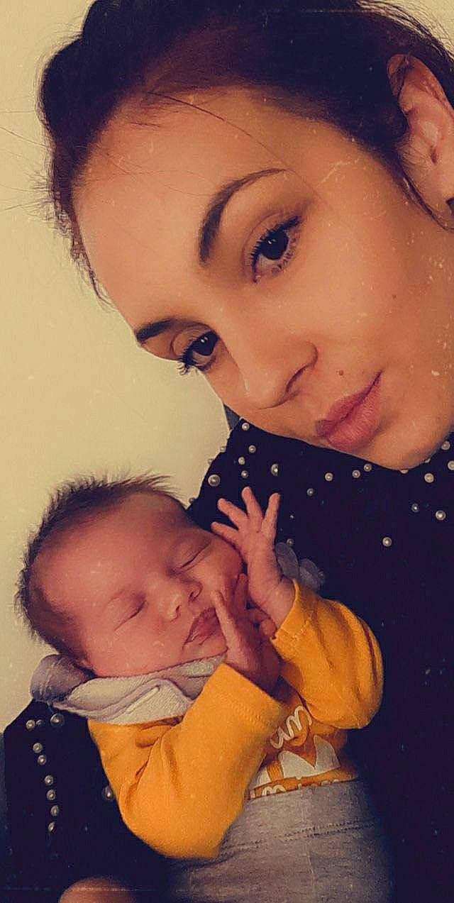 Tyanna participe au concours pour gagner de l'argent avec cette photo : cheek, chin, ear, eye, eyebrow, eyelash, face, facial_expression, forehead, gesture, hairstyle, happy, iris, lip, mouth, neck, nose, organ, person, skin