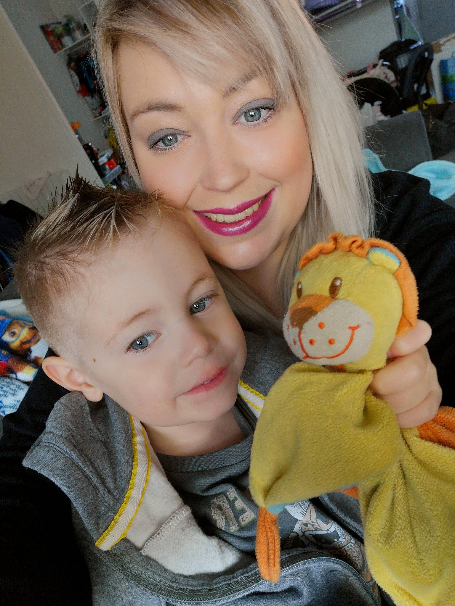 Hugo a rejoint le concours — aidez-le/la à gagner de superbes lots ! blond, cheek, child, daughter, face, fun, happy, head, joy, lip, person, skin, smile, toddler, toy, vacation, yellow