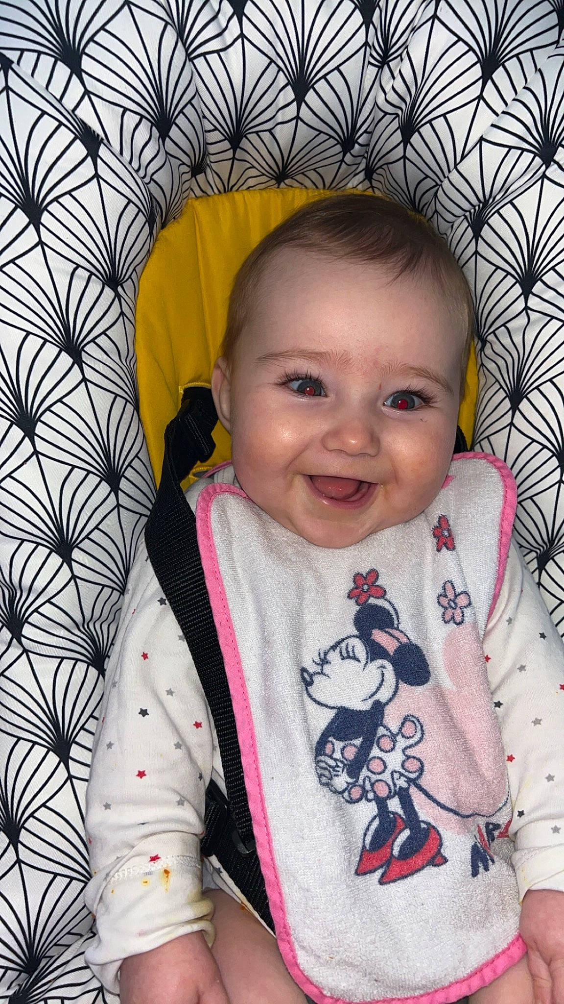 Alma participe au concours pour gagner de l'argent avec cette photo : baby_toddler_clothing, black, cheek, chin, eye, facial_expression, hair, happy, head, iris, joy, lip, mouth, nose, outerwear, person, pink, skin, sleeve, smile