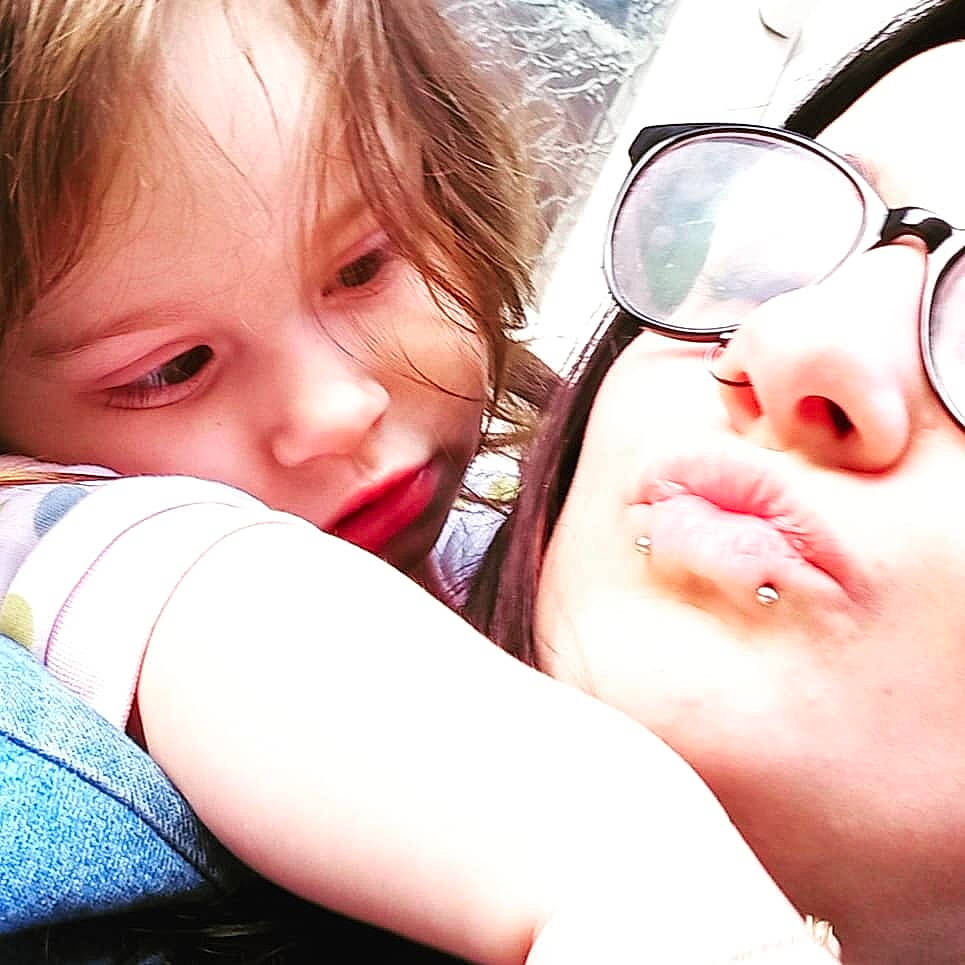 Abriana a rejoint le concours — aidez-le/la à gagner de superbes lots ! cheek, chin, ear, eye, eyebrow, eyelash, facial_expression, goggles, hair, hairstyle, happy, head, jaw, lip, mouth, neck, nose, person, product, skin