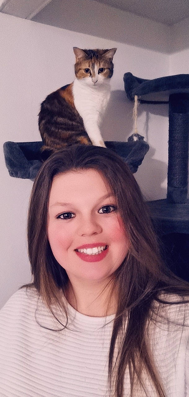 Ohana participe au concours pour gagner de l'argent avec cette photo : carnivore, cat, ear, eye, felidae, fur, long_hair, organ, small_to_medium_sized_cats, whiskers