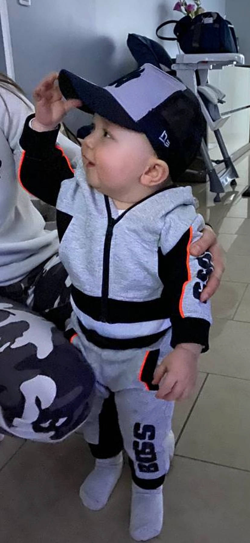 Ayron participe au concours pour gagner de l'argent avec cette photo : baby_products, child, costume, headwear, person, personal_protective_equipment, product, toddler