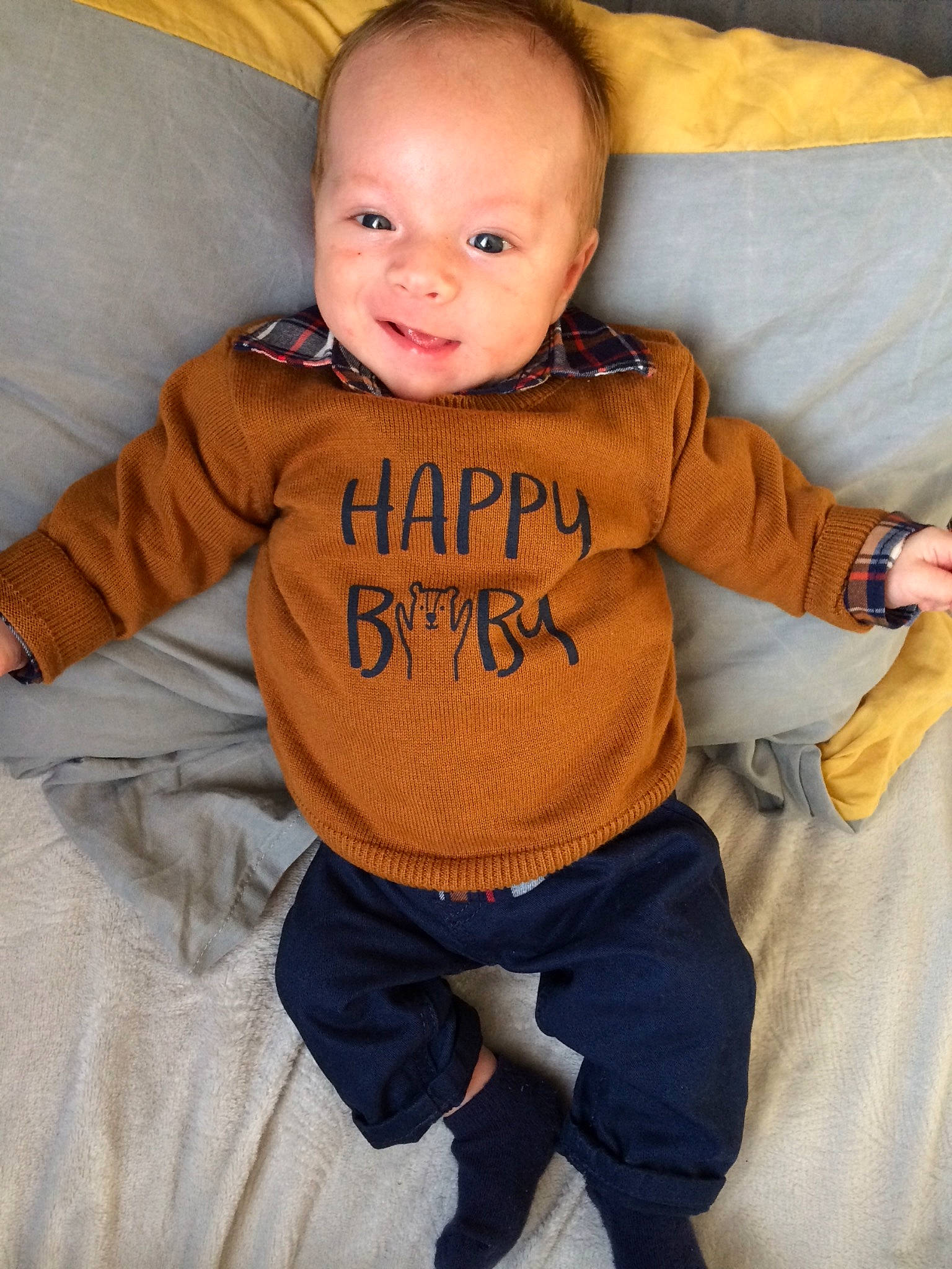 Edan a rejoint le concours — aidez-le/la à gagner de superbes lots ! baby, baby_products, baby_toddler_clothing, cheek, child, cool, head, hoodie, jacket, outerwear, person, product, sitting, skin, sleeve, smile, standing, t_shirt, textile, toddler