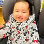 Mataura a rejoint le concours — aidez-le/la à gagner de superbes lots ! baby, smile, mickey_mouse, clothing, car_seat, child, cute, happy, indoor, person, seat, infant, apparel, head, face, cheerful, young_child, baby_outfit, comfort, portrait
