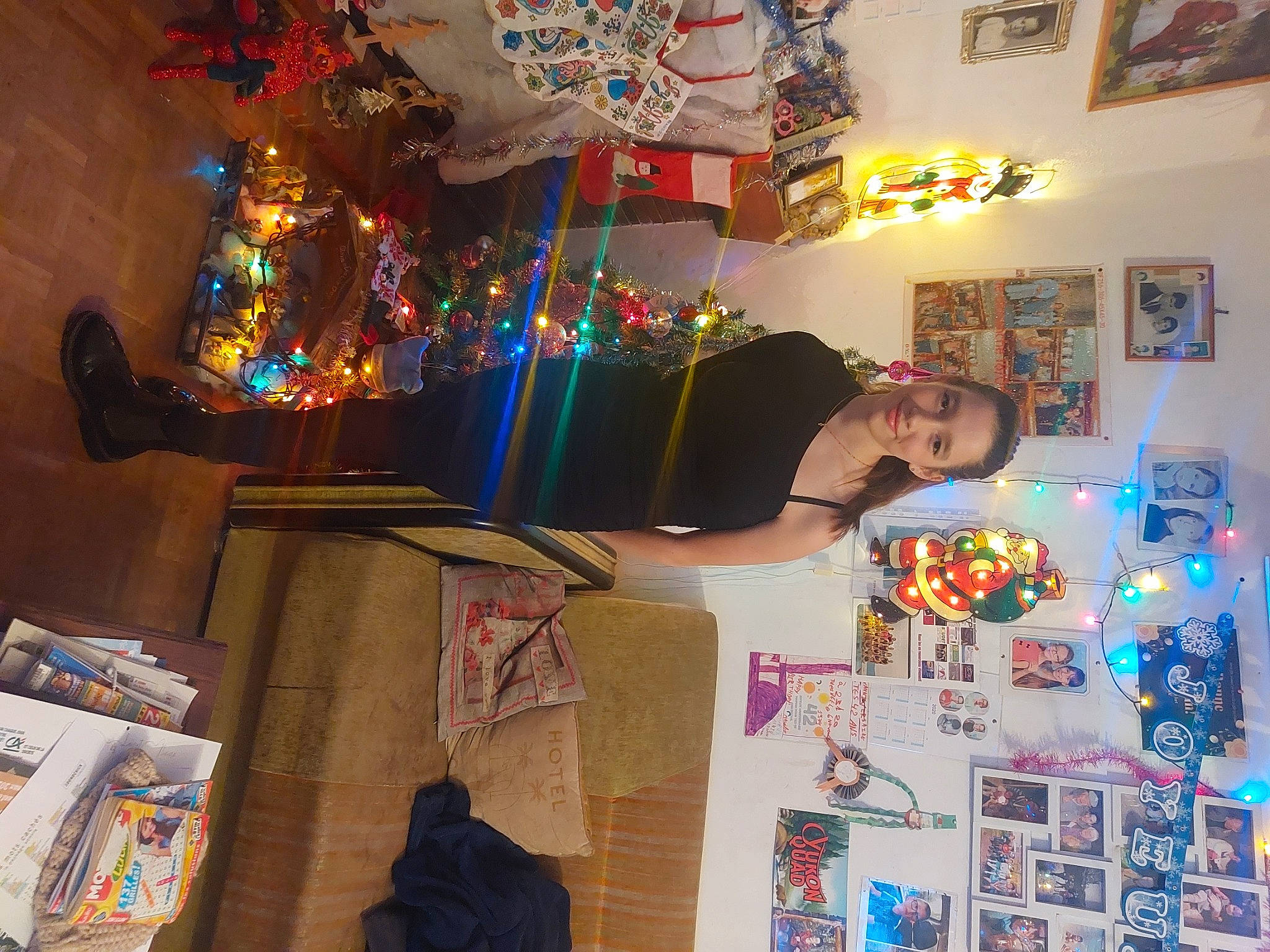 Alexia a rejoint le concours — aidez-le/la à gagner de superbes lots ! art, building, christmas, collection, event, eyewear, fun, holiday, interior_design, joy, leisure, machine, ornament, person, retail, room, shopping, space, t_shirt, tree