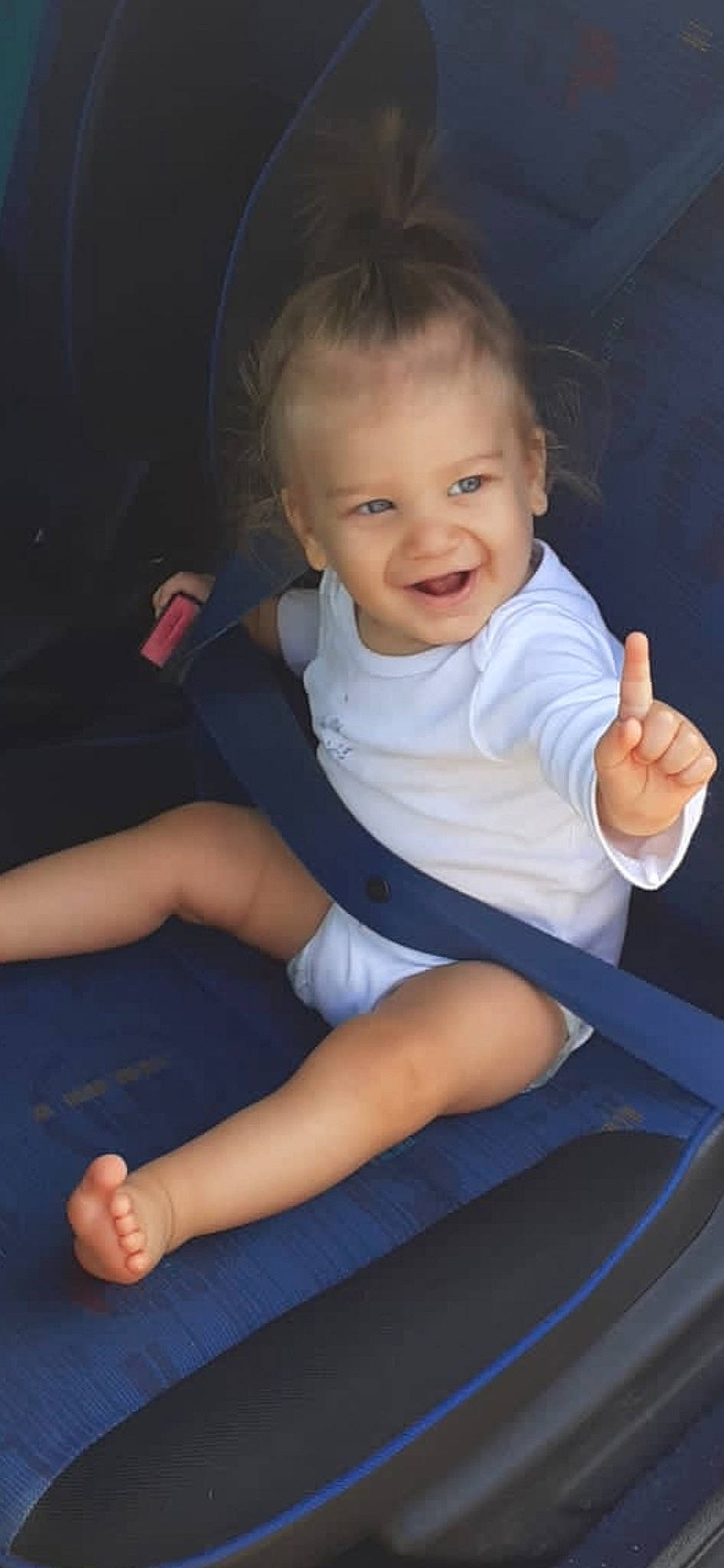 Aydenn participe au concours pour gagner de l'argent avec cette photo : arm, baby_toddler_clothing, cheek, comfort, dress, facial_expression, finger, flash_photography, hair, hairstyle, hand, human_body, joint, leg, mouth, person, product, shoulder, skin, sleeve