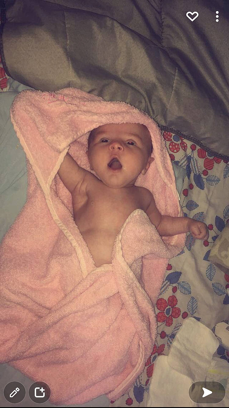 Shaïna participe au concours pour gagner de l'argent avec cette photo : art, baby, cheek, chest, child, comfort, eye, eyebrow, face, hand, head, headwear, linens, mammal, nose, person, pink, skin, textile, thumb