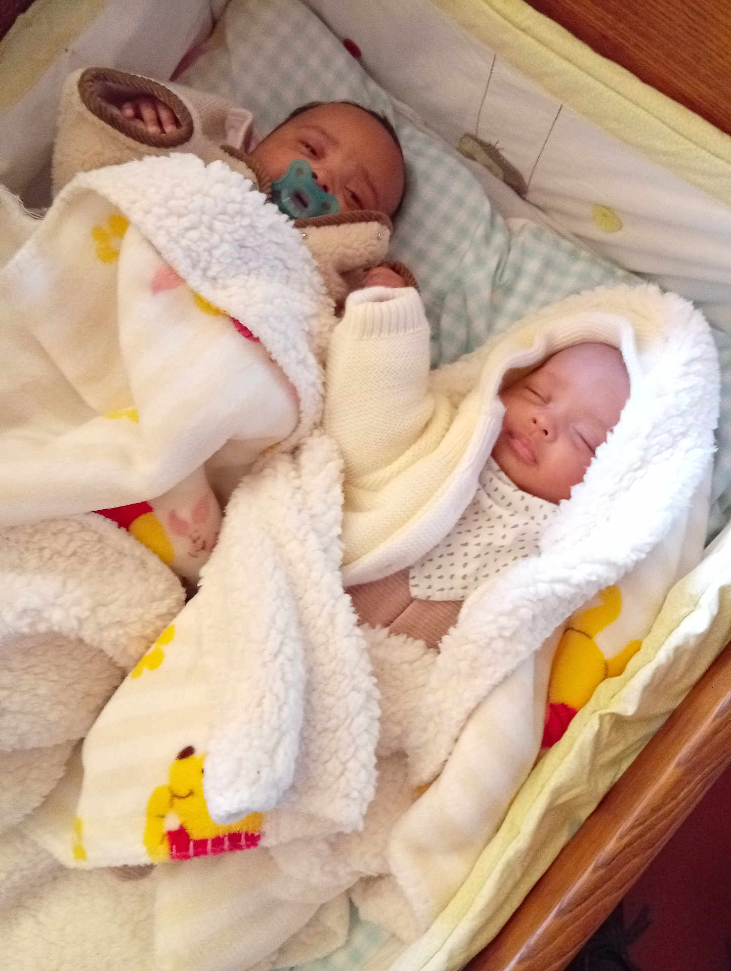 Martial Et Gabin participe au concours pour gagner de l'argent avec cette photo : baby, bed, blanket, child, comfort, cozy, crib, cute, furniture, hooded_clothing, infant, pacifier, pajamas, person, rest, sleep, sleeping, soft, toddler, warm