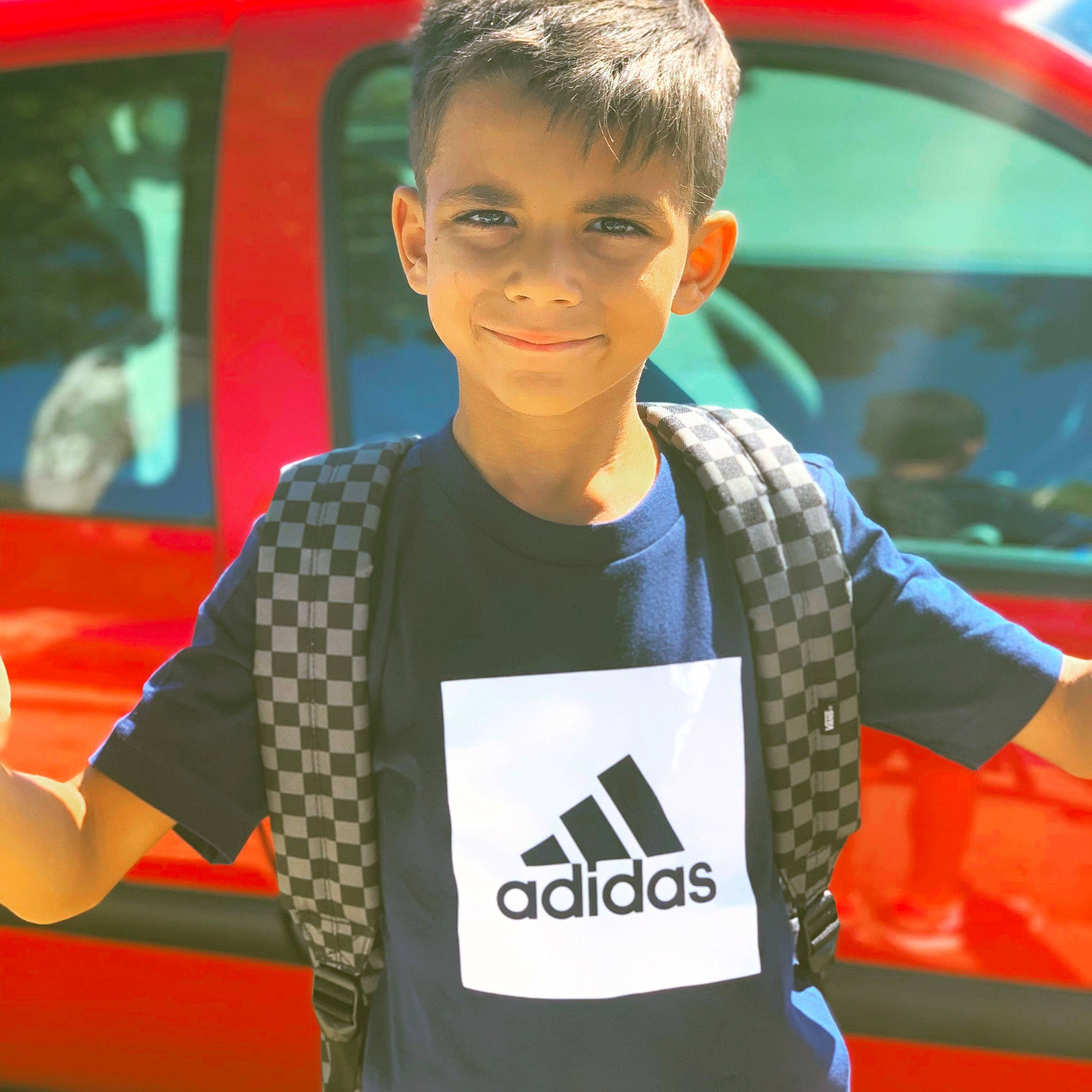 Seyfi participe au concours pour gagner de l'argent avec cette photo : joy, person, recreation, smile, t_shirt