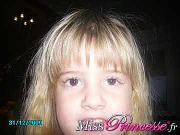 Celia participe au concours pour gagner de l'argent avec cette photo :