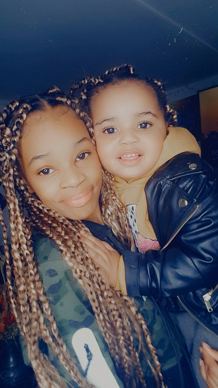 Tiyï-everly a rejoint le concours — aidez-le/la à gagner de superbes lots ! beauty, cheek, child, child_model, cool, eyebrow, facial_expression, flash_photography, forehead, hairstyle, happy, head, iris, jacket, joy, leather_jacket, lip, person, skin, smile