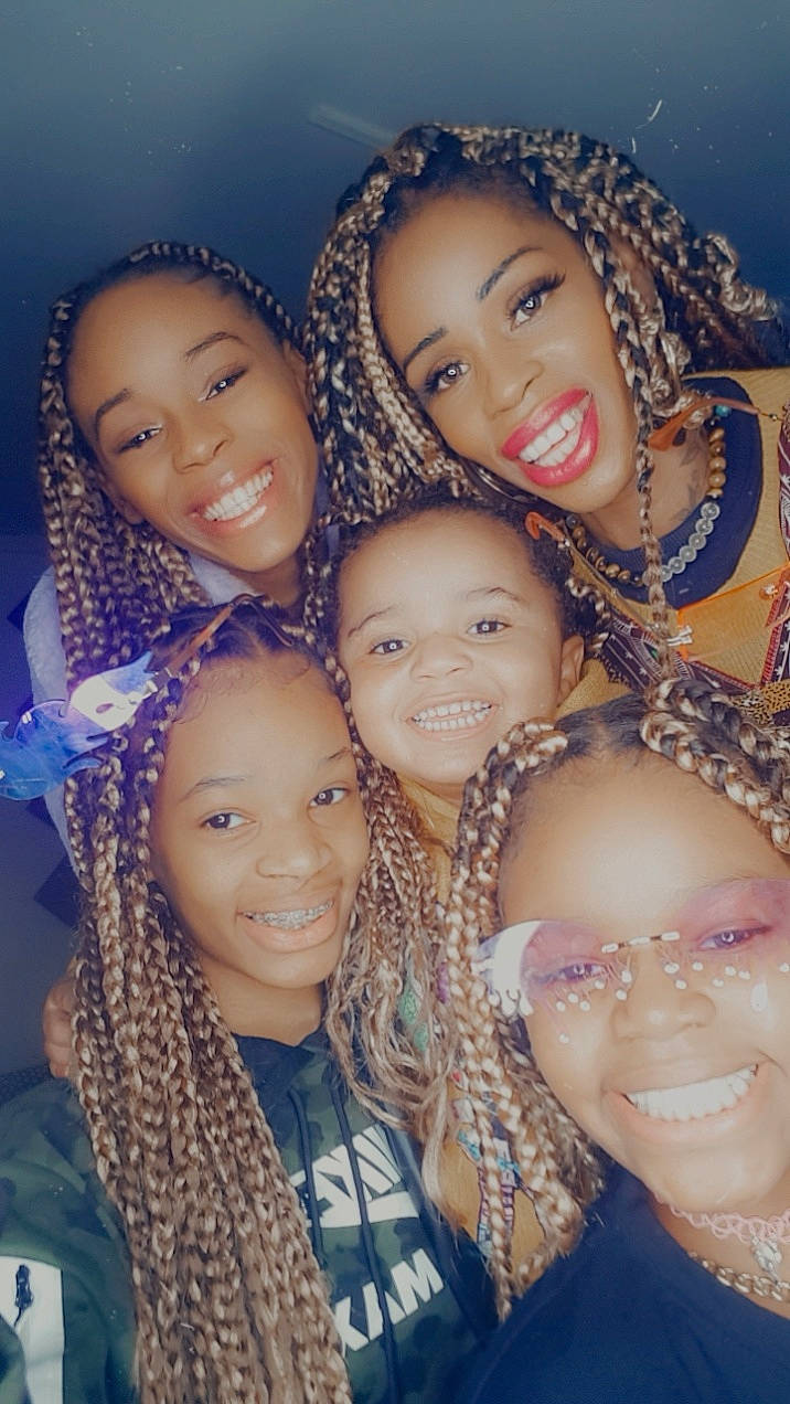 Tiyï-everly participe au concours pour gagner de l'argent avec cette photo : cheek, community, eye, eyebrow, face, facial_expression, forehead, fun, hairstyle, happy, head, iris, joy, lip, mouth, nose, organ, people, person, smile