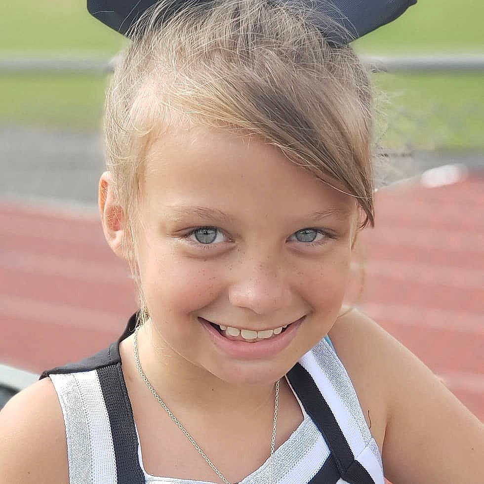 Alesia is registered to the contest to win money with this photo: beauty, blond, brown_hair, ear, eyebrow, eyelash, fashion_accessory, forehead, fun, hair, hair_accessory, hairstyle, happy, headpiece, iris, jewellery, joy, neck, necklace, person