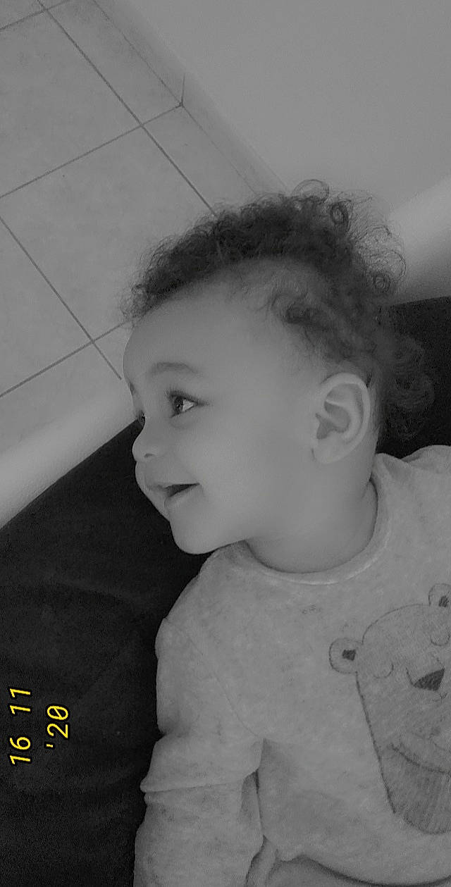 Travis a rejoint le concours — aidez-le/la à gagner de superbes lots ! baby, black, black_and_white, cheek, child, chin, ear, eye, eyebrow, face, forehead, head, iris, lip, monochrome, mouth, neck, nose, person, photography