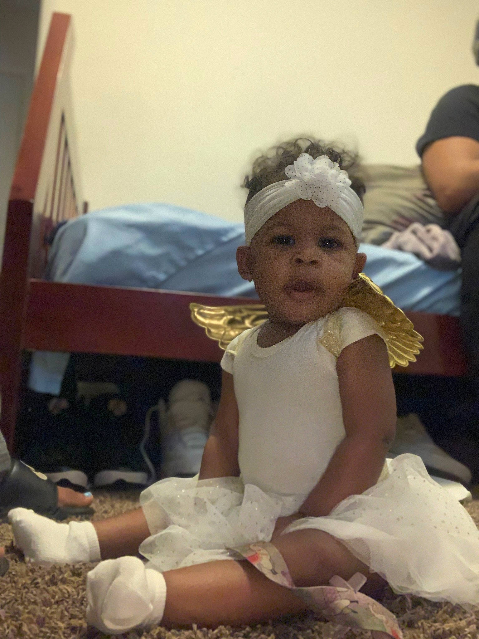 Kahlia is registered to the contest to win money with this photo: baby, baby_toddler_clothing, chair, child, comfort, event, fashion_accessory, fun, hair_accessory, happy, hat, headgear, headpiece, headwear, human_leg, jewellery, lap, person, room, sitting