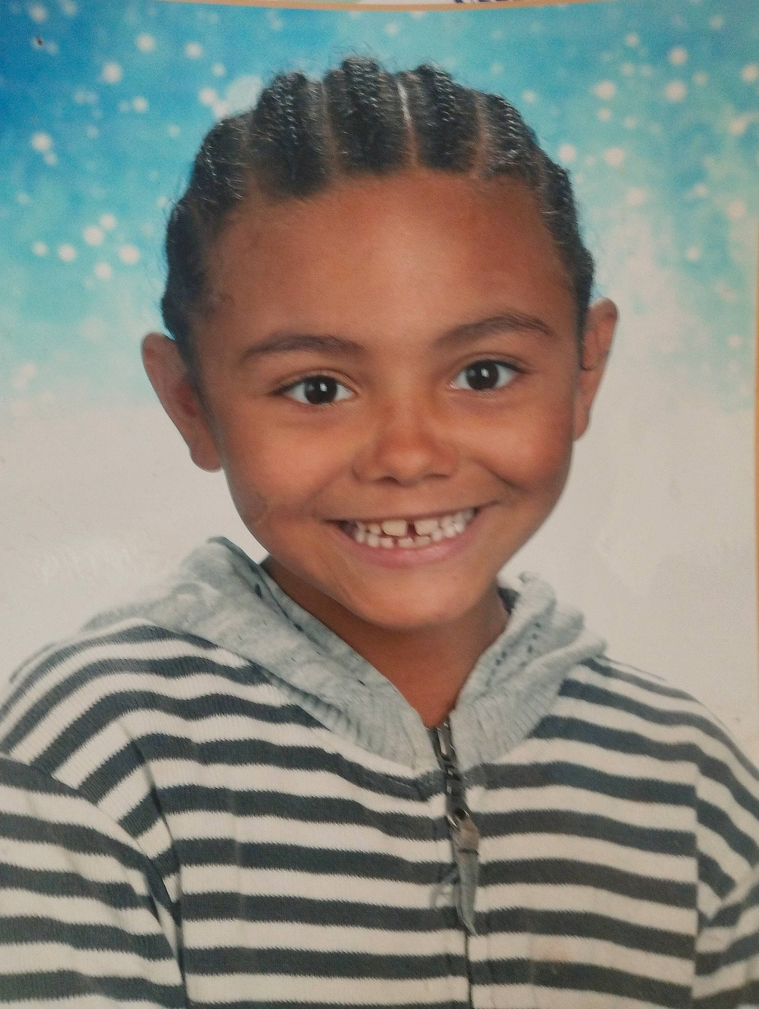 Lana a rejoint le concours — aidez-le/la à gagner de superbes lots ! beauty, cheek, child, chin, cool, eye, eyebrow, facial_expression, flash_photography, forehead, fun, happy, human, iris, jheri_curl, joy, nose, person, sleeve, smile