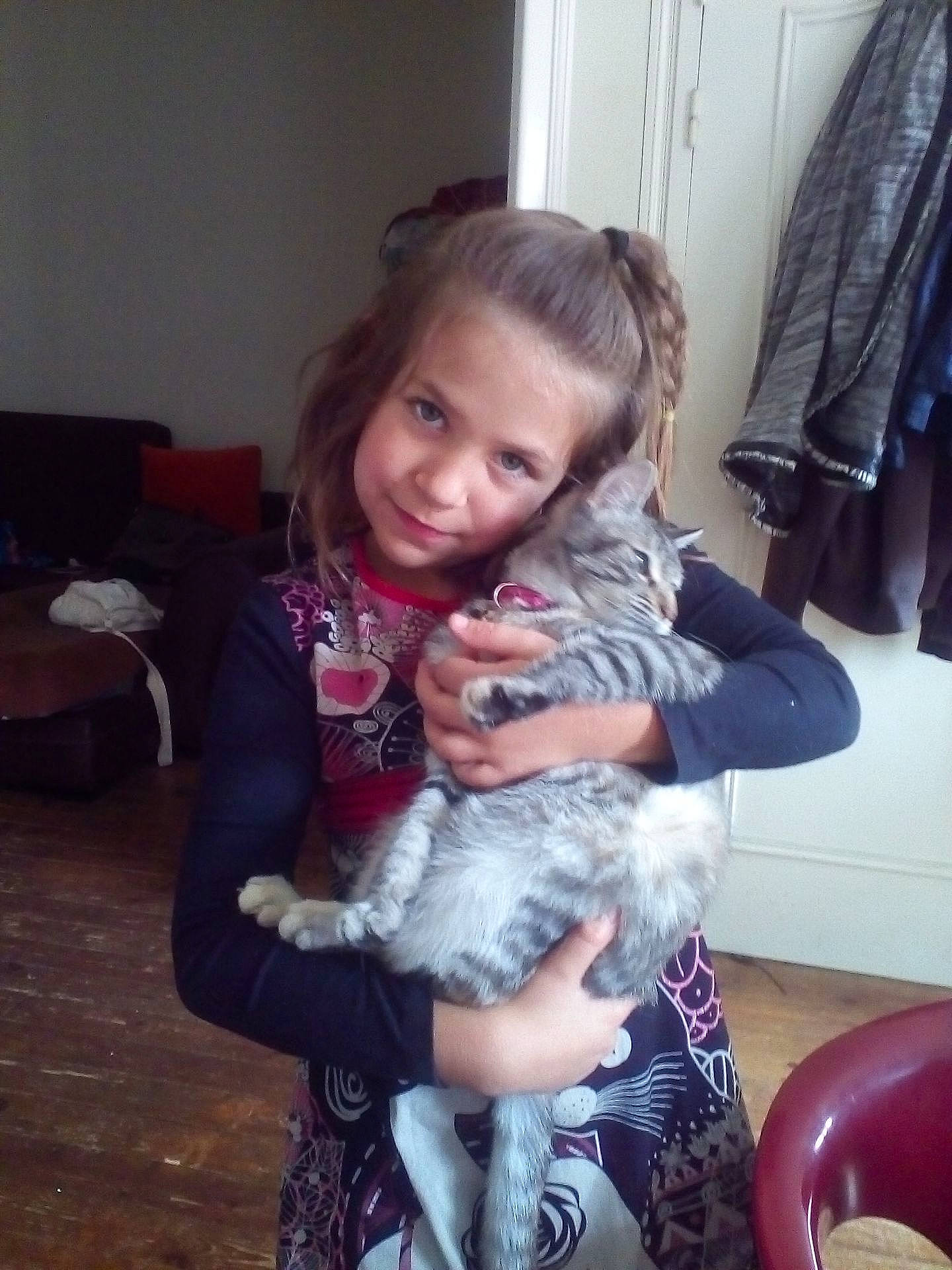 Linsay a rejoint le concours — aidez-le/la à gagner de superbes lots ! child, day, dress, girl, human_positions, person, skin, toddler