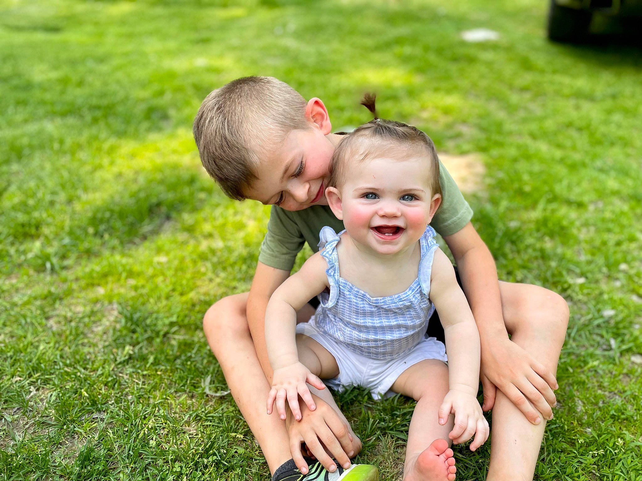 Reign Elizabeth is registered to the contest to win money with this photo: baby, baby_toddler_clothing, flash_photography, fun, grass, grass_family, grassland, happy, head, joy, lawn, leaf, leisure, mammal, meadow, people_in_nature, person, plant, recreation, smile