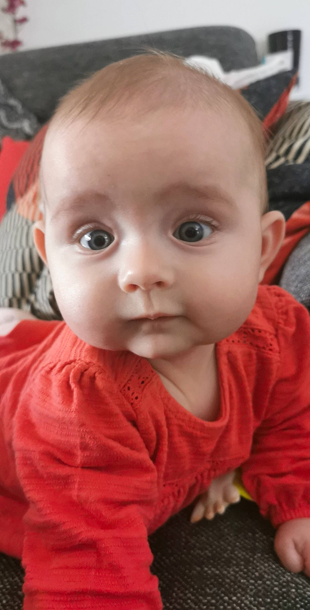 Maddy a rejoint le concours — aidez-le/la à gagner de superbes lots ! baby, baby_toddler_clothing, beauty, cheek, chin, close_up, dress, ear, eye, eyebrow, eyelash, facial_expression, hairstyle, iris, lip, mouth, nose, person, skin, sleeve