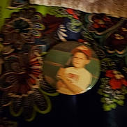 Simon is registered to the contest to win money with this photo: art, green, still_life