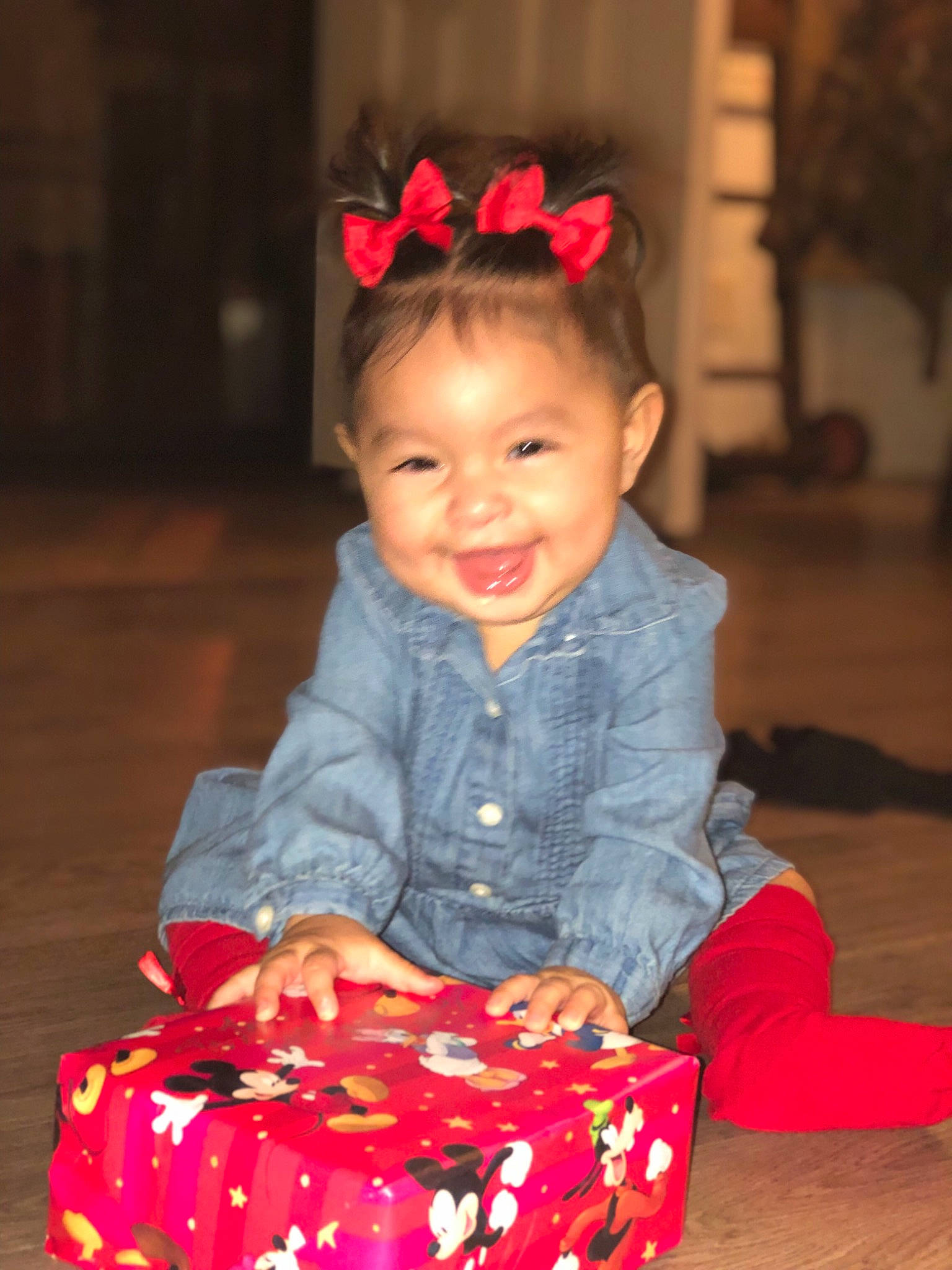 Zoee is registered to the contest to win money with this photo: birthday, child, christmas, day, event, fun, girl, hair_accessory, holiday, infant, joy, party, person, play, product, red, skin, smile, toddler