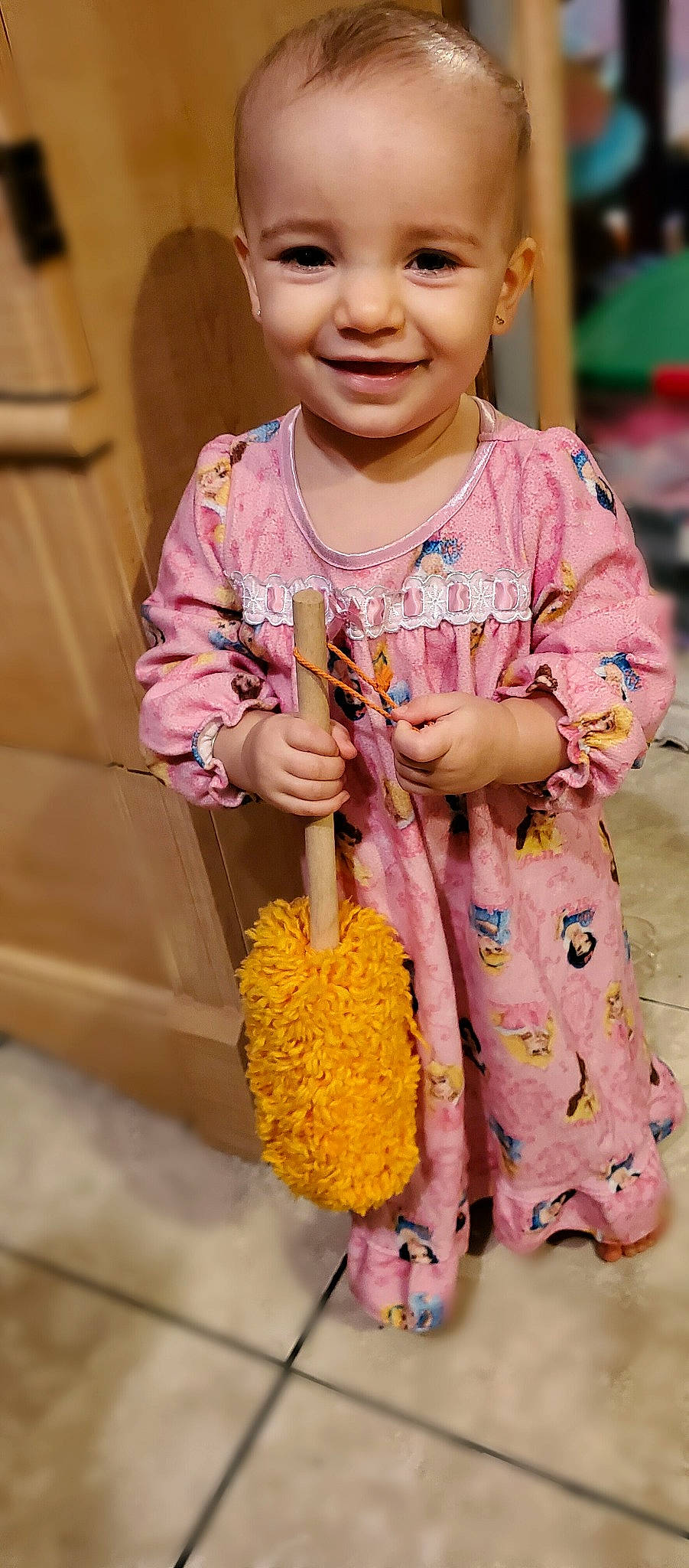 Averi is registered to the contest to win money with this photo: child, child_model, joy, person, plant, smile, toddler