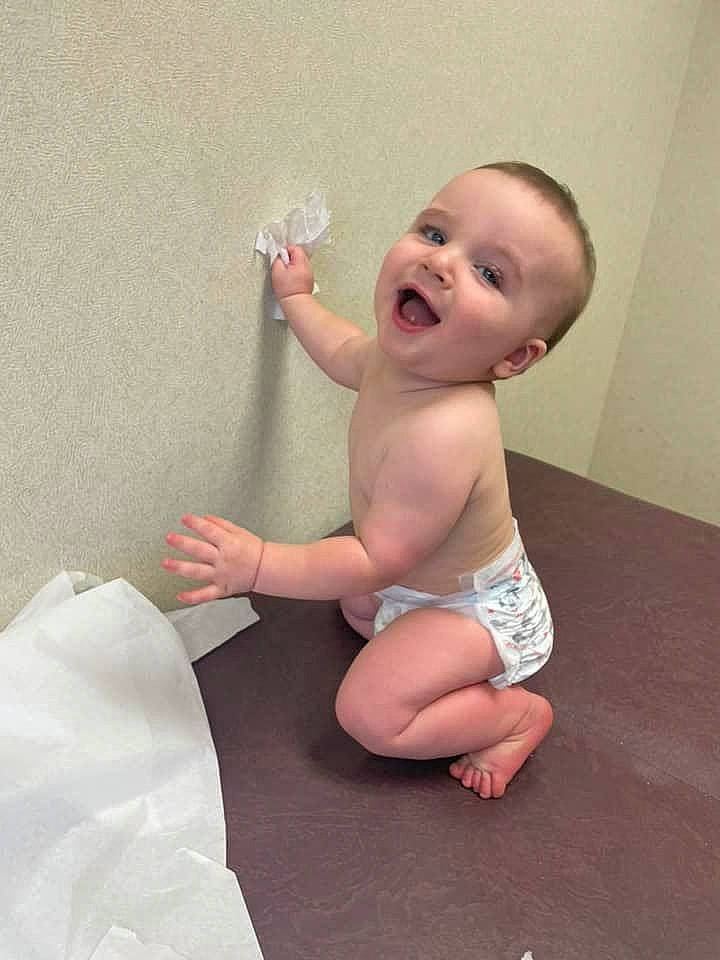 Everett is registered to the contest to win money with this photo: baby, baby_toddler_clothing, barefoot, cheek, chest, elbow, gesture, happy, human_body, knee, leg, mouth, person, shoulder, skin, smile, stomach, thigh, thumb, toddler