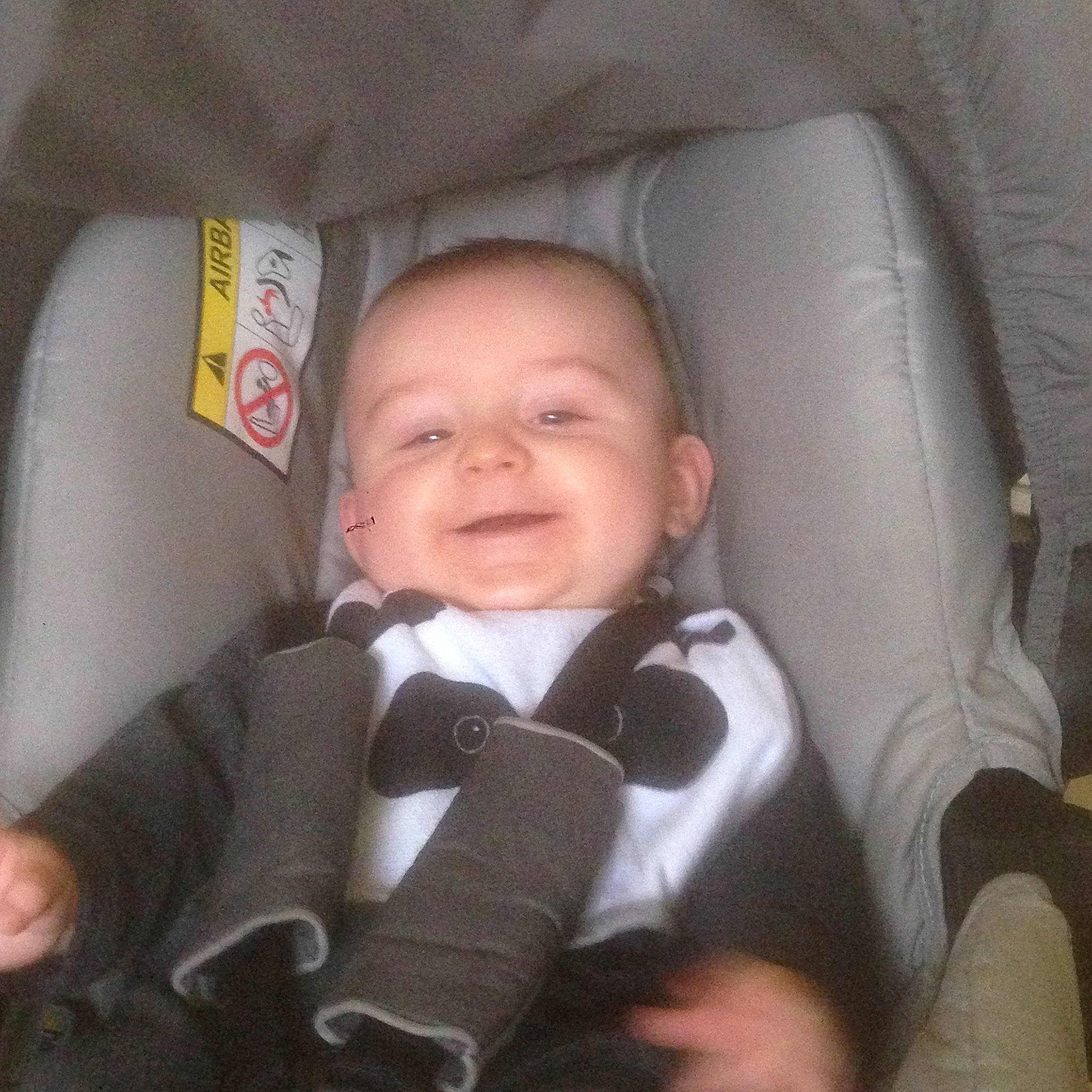 Lylian a rejoint le concours — aidez-le/la à gagner de superbes lots ! baby, baby_carriage, baby_in_car_seat, baby_products, baby_sleeping, car_seat, cheek, child, comfort, finger, hand, head, person, product, skin, sleep, toddler