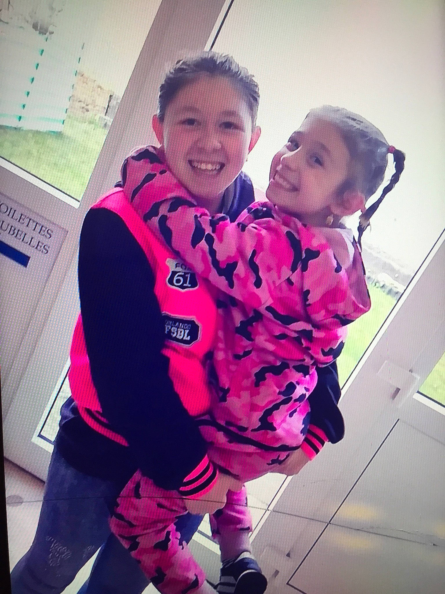 Chloé a rejoint le concours — aidez-le/la à gagner de superbes lots ! child, cool, face, fun, happy, joy, leisure, outerwear, people, person, personal_protective_equipment, photography, pink, plant, product, recreation, skin, smile, technology, toddler