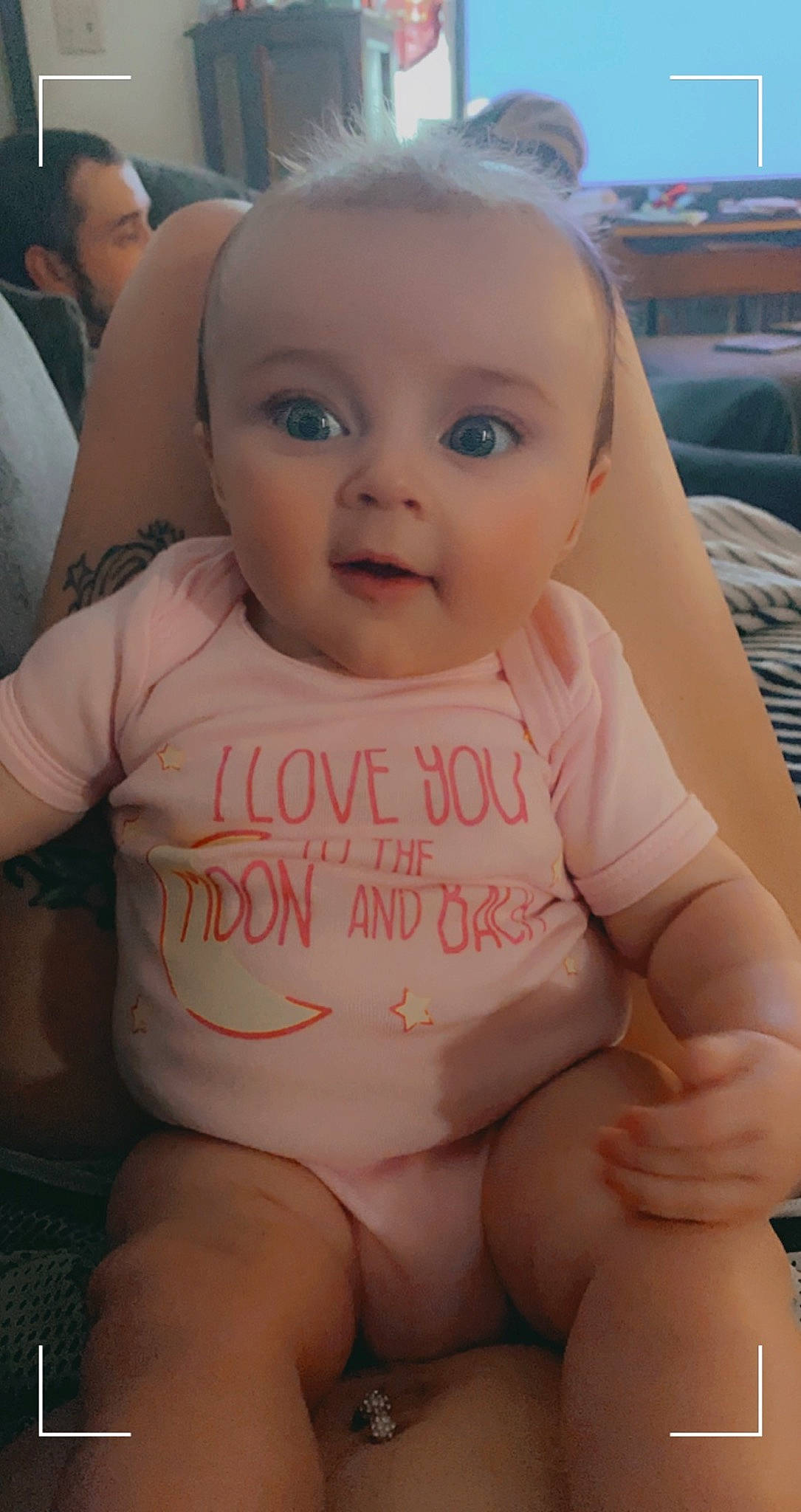 Raelynn is registered to the contest to win money with this photo: arm, cheek, eye, face, hairstyle, hand, head, joint, leg, lip, mouth, muscle, nose, organ, person, product, skin, smile, stomach, vertebrate