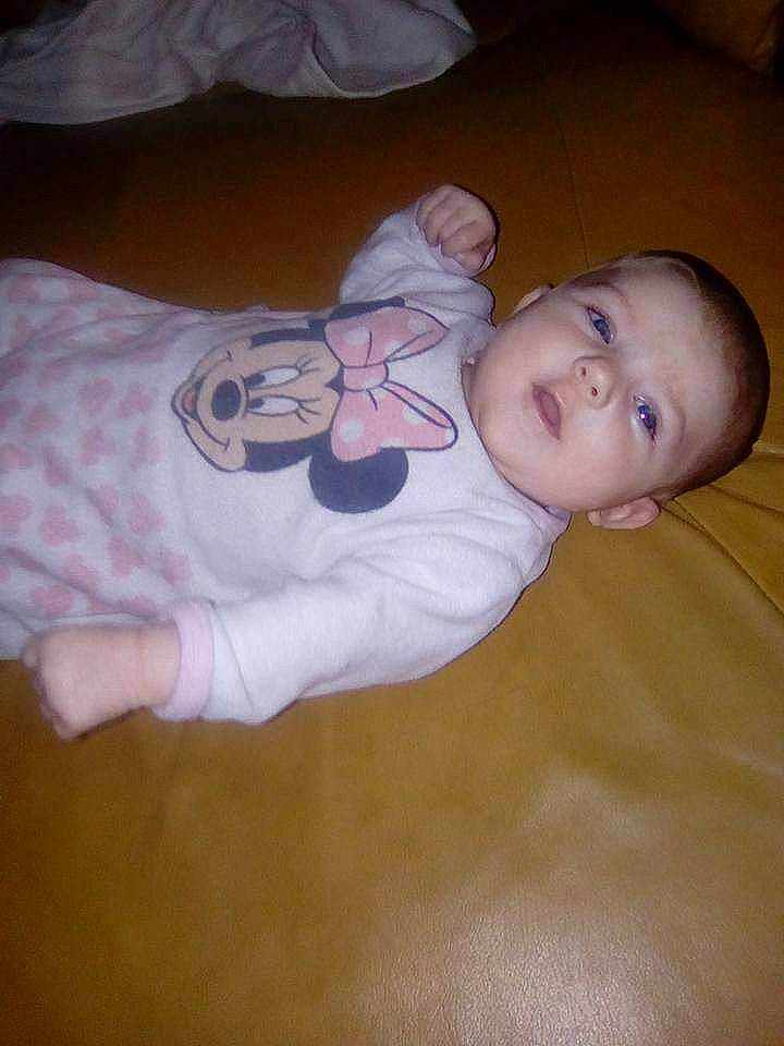 Rebekah a rejoint le concours — aidez-le/la à gagner de superbes lots ! baby, baby_products, baby_safety, baby_toddler_clothing, cheek, child, comfort, elbow, foot, head, human_body, leg, linens, mouth, nose, person, skin, sleeve, thumb, toddler