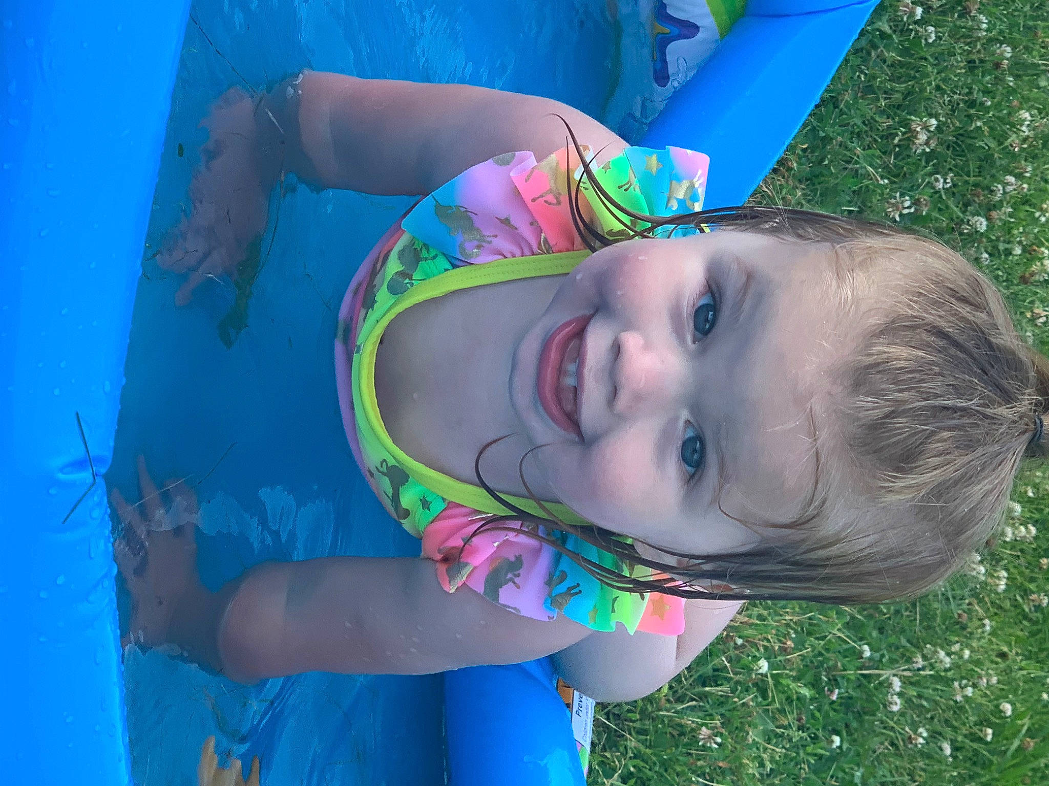 Louise is registered to the contest to win money with this photo: child, fun, joy, leisure, person