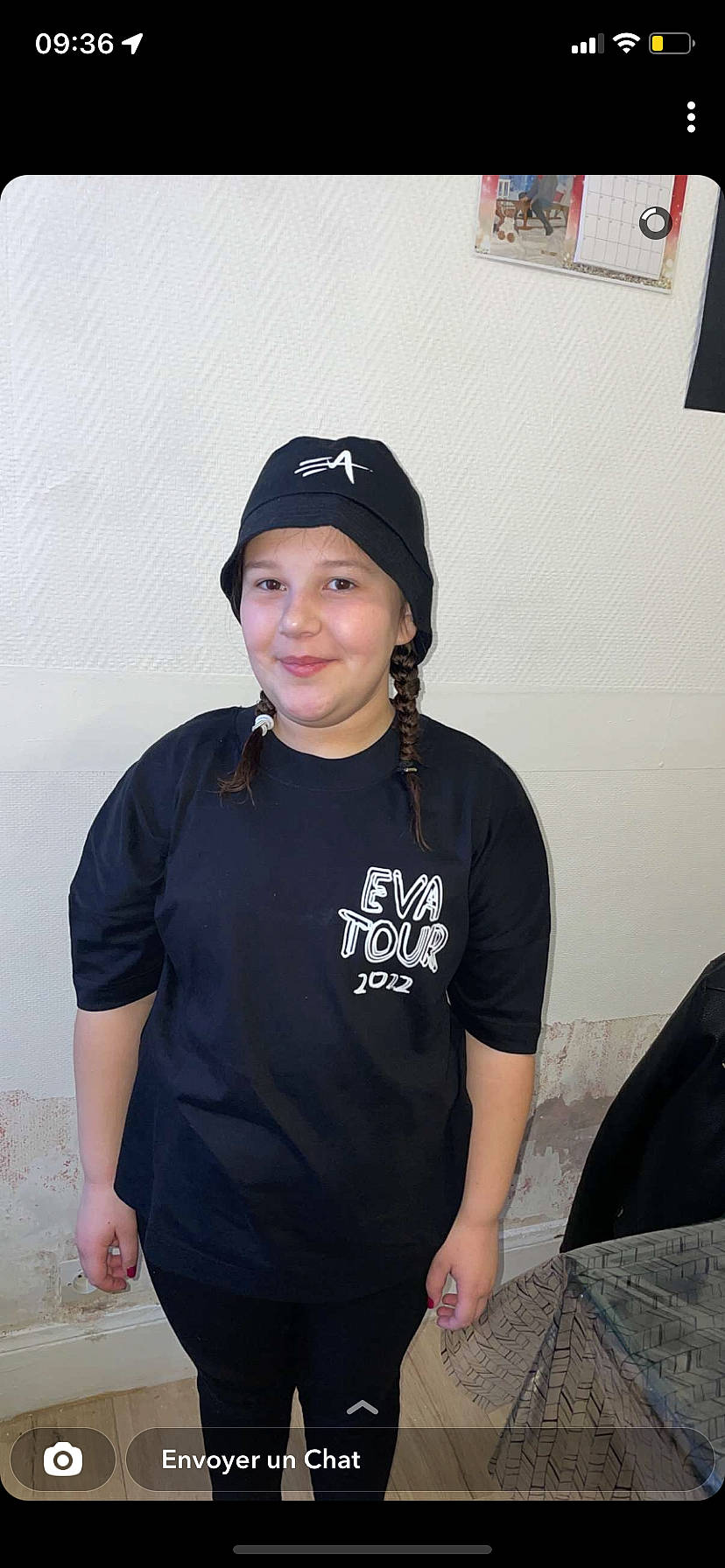 Mayline participe au concours pour gagner de l'argent avec cette photo : active_shirt, baseball_cap, beanie, cap, cool, elbow, electric_blue, eyewear, fashion_accessory, flash_photography, fun, headwear, jewellery, joy, magenta, necklace, person, personal_protective_equipment, sleeve, smile