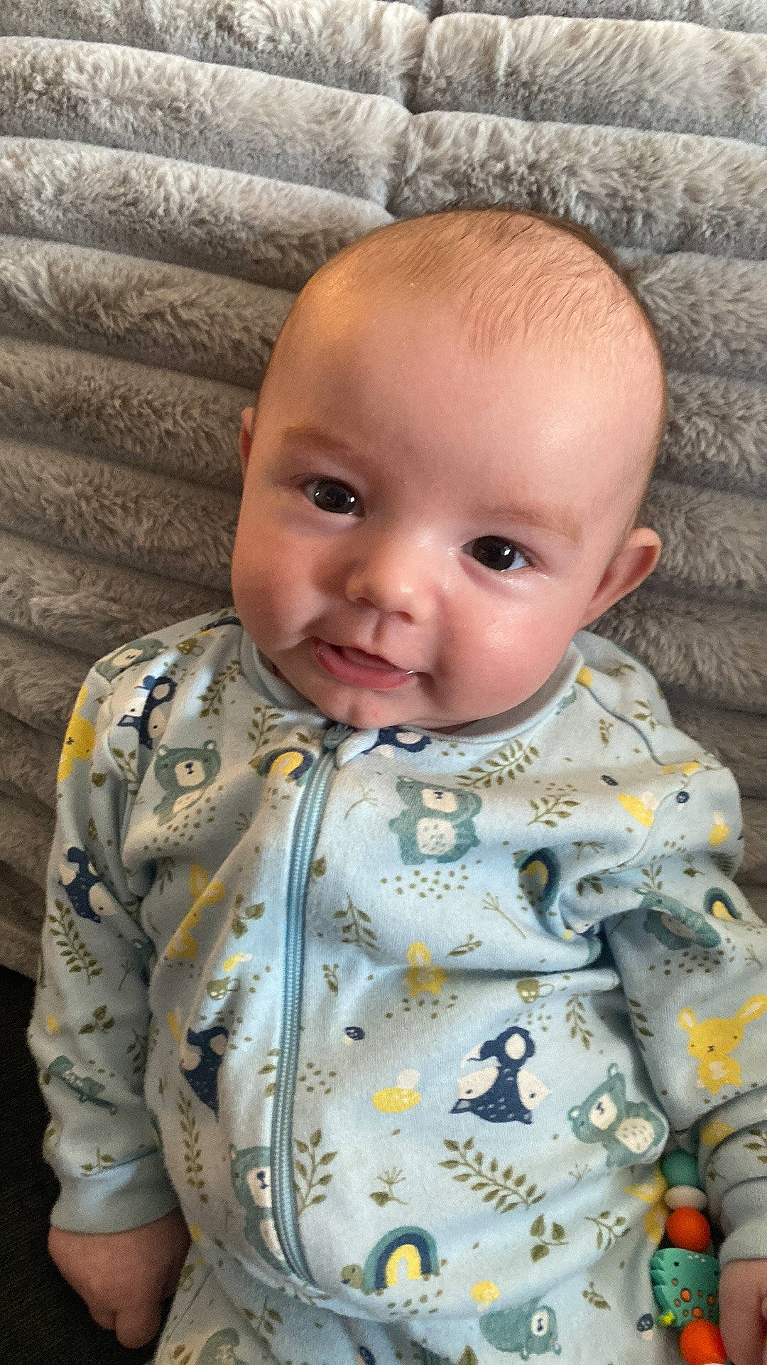 James a rejoint le concours — aidez-le/la à gagner de superbes lots ! baby, baby_toddler_clothing, cheek, child, clothing, collar, dress, eye, eyebrow, grass, iris, lip, mouth, neck, nose, person, skin, sleeve, t_shirt, toddler