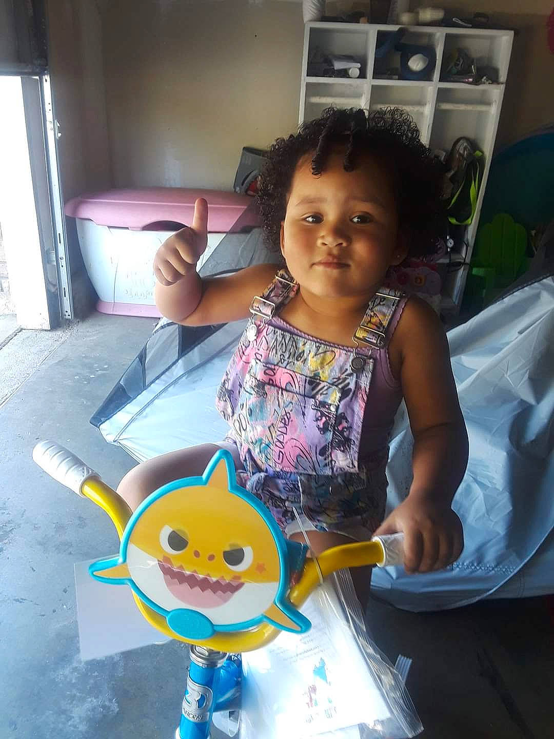 Journee is registered to the contest to win money with this photo: chair, child, fun, guitar, hairstyle, happy, leisure, musical_instrument, musician, person, play, plucked_string_instruments, room, sitting, snapshot, string_instrument, stuffed_toy, t_shirt, toddler, toy