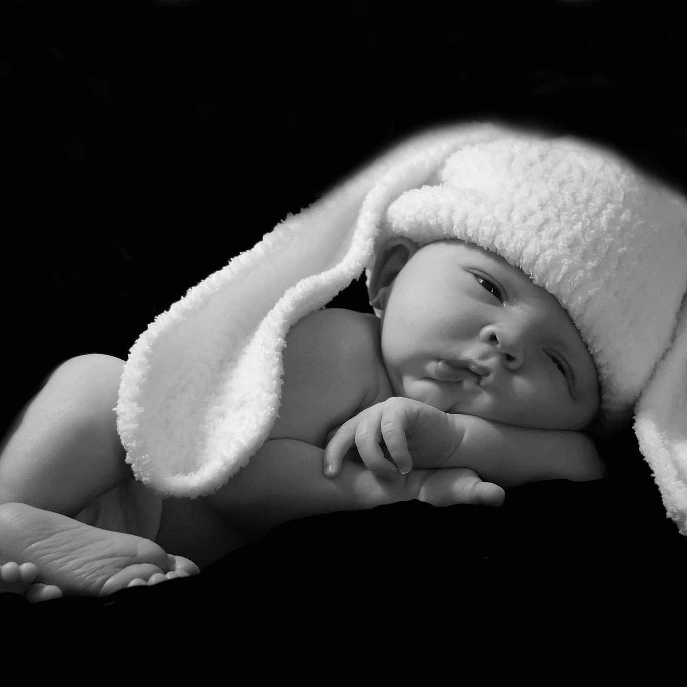 Turner is registered to the contest to win money with this photo: baby, baby_sleeping, black, black_and_white, child, flash_photography, hand, monochrome, monochrome_photography, person, photograph, photography, portrait, portrait_photography, skin, smile, stock_photography, toddler, white