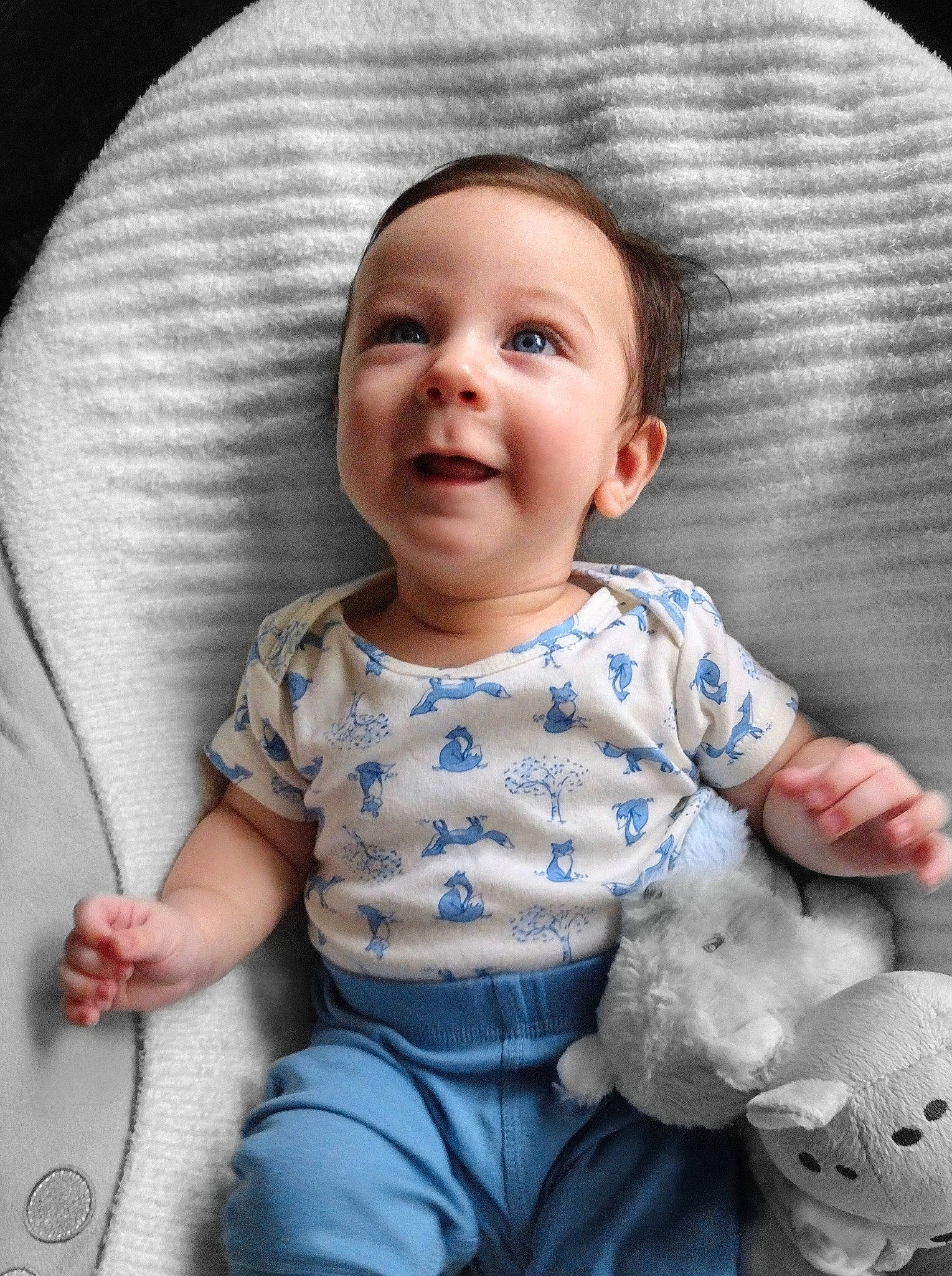 Ambrose is registered to the contest to win money with this photo: azure, baby, baby_toddler_clothing, cheek, child, comfort, flash_photography, hairstyle, happy, iris, mouth, nose, organ, person, skin, sleeve, smile, t_shirt, textile, toddler