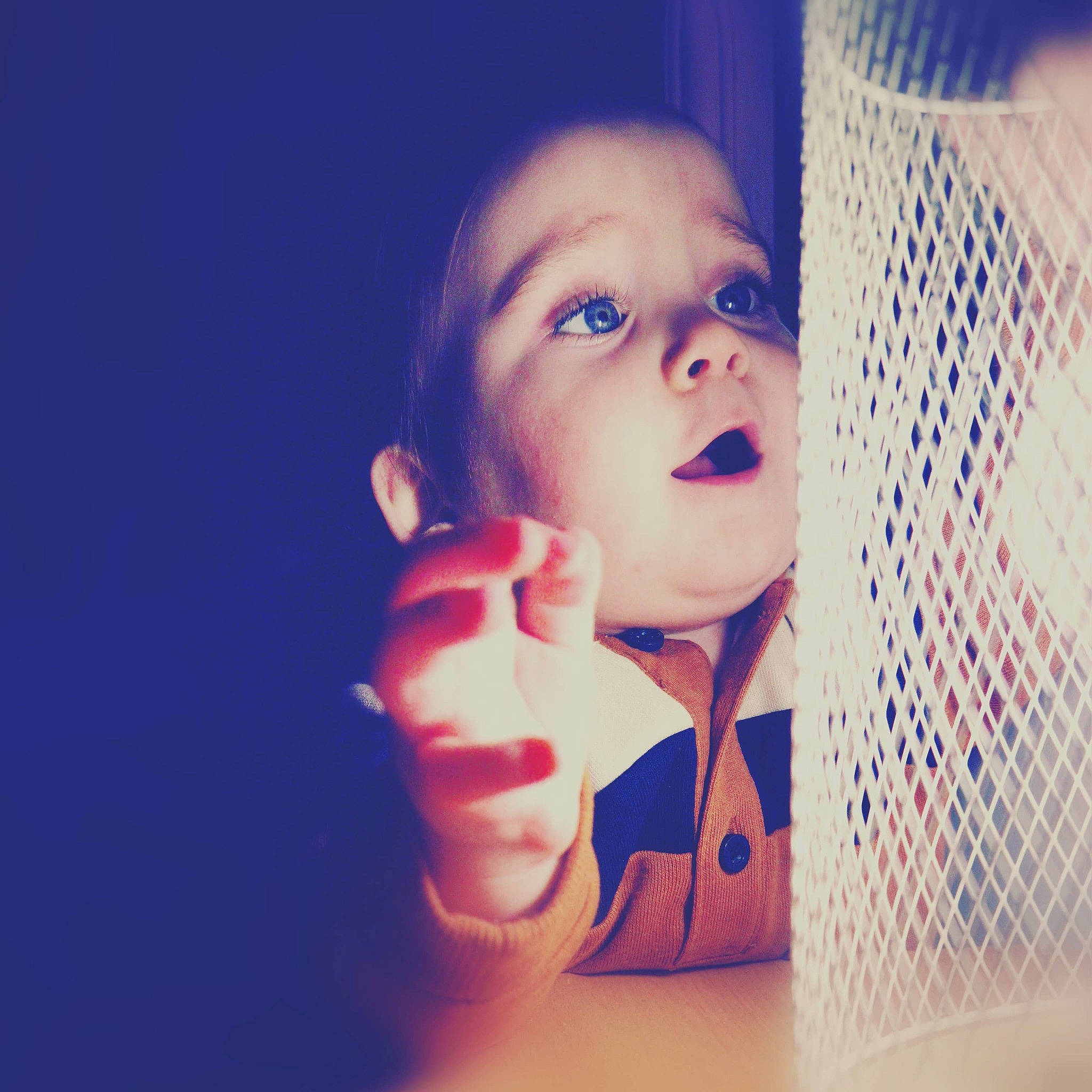 Alvaro a rejoint le concours — aidez-le/la à gagner de superbes lots ! arm, art, chin, cloud, electric_blue, eyebrow, eyelash, finger, flash_photography, fun, gesture, hand, happy, lip, mouth, nail, nose, person, sky, thumb
