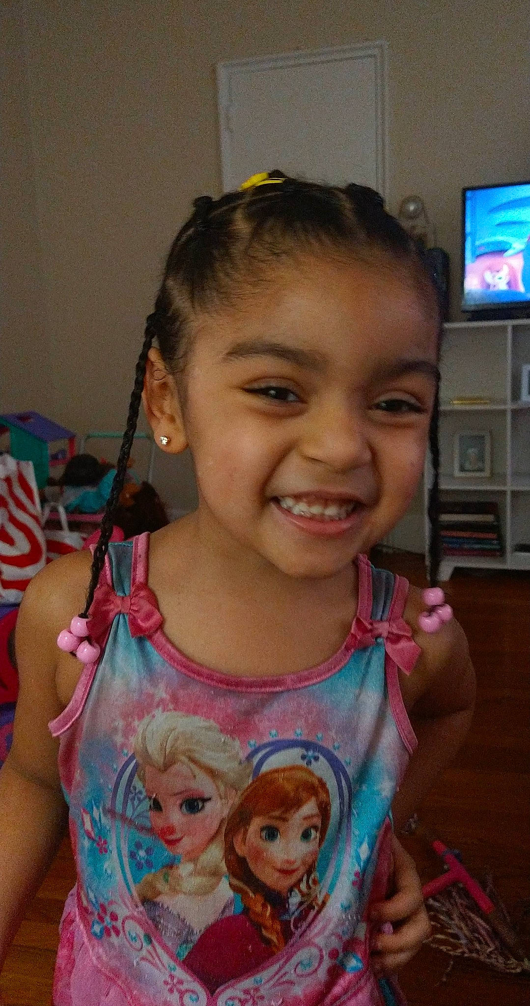 Anaiyah is registered to the contest to win money with this photo: cheek, chin, ear, eye, eyebrow, eyelash, facial_expression, forehead, hair, hairstyle, head, iris, joy, lip, mouth, neck, nose, organ, person, skin