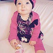 Kellya participe au concours pour gagner de l'argent avec cette photo :