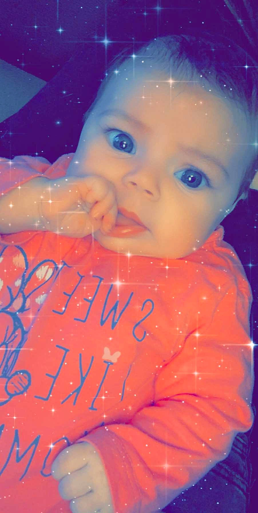 Léna participe au concours pour gagner de l'argent avec cette photo : baby, cheek, child, cool, ear, eye, face, forehead, fun, happy, head, iris, lip, nose, person, photography, pink, skin, smile, toddler