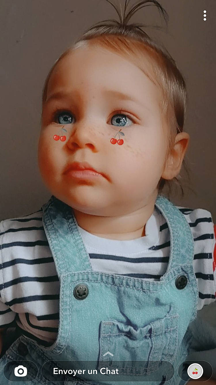Ava participe au concours pour gagner de l'argent avec cette photo : baby, baby_toddler_clothing, cheek, collar, dress_shirt, ear, eyebrow, eyelash, forehead, human_body, iris, jaw, lip, mouth, neck, no_expression, nose, person, shoulder, skin