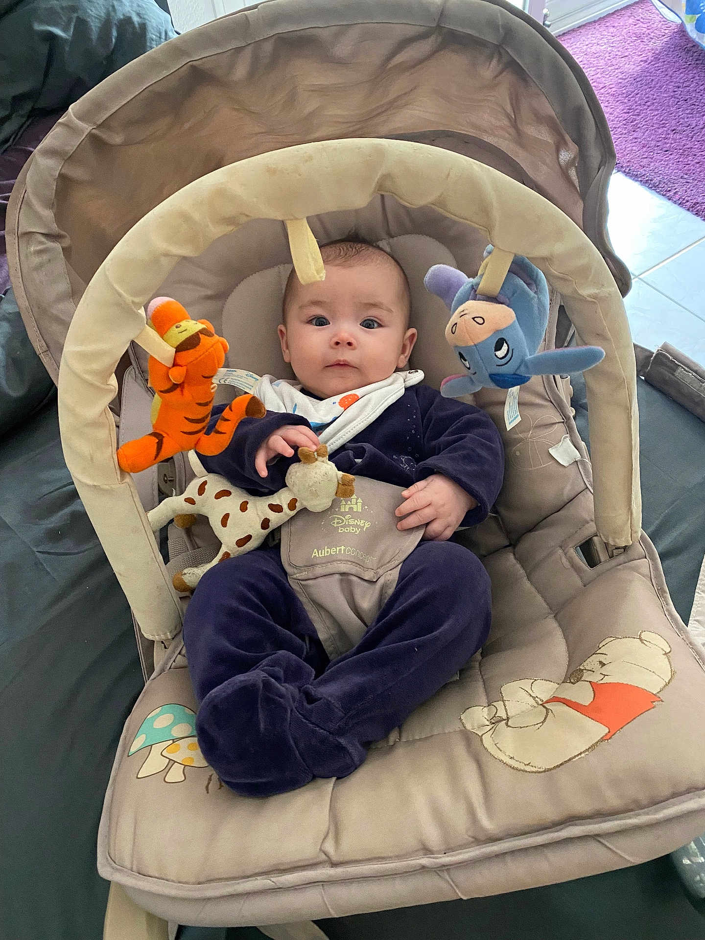Victoria participe au concours pour gagner de l'argent avec cette photo : baby, infant, plush_toy, disney_baby, baby_seat, giraffe_toy, tiger_toy, donkey_toy, indoor, soft_fabric, child, cute, clothing, face, person, sitting, toy, comfort, cushion, portrait
