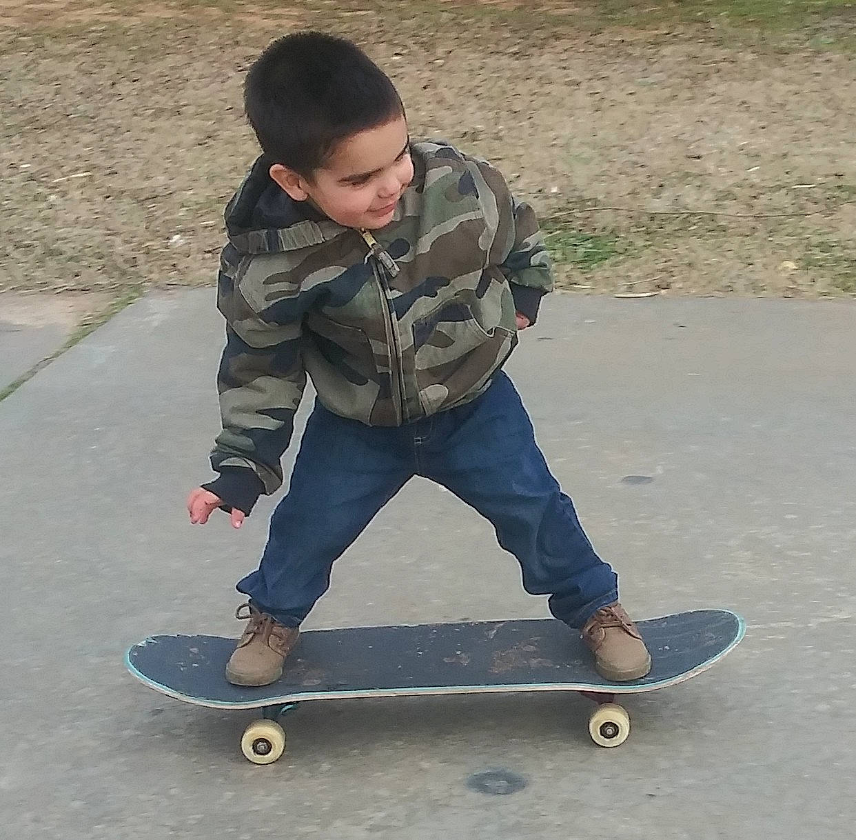 Keziah is registered to the contest to win money with this photo: boardsport, freebord, joy, kickflip, longboard, longboarding, person, recreation, rolling, skateboard, skateboarder, skateboarding, skateboarding_equipment, sports_equipment