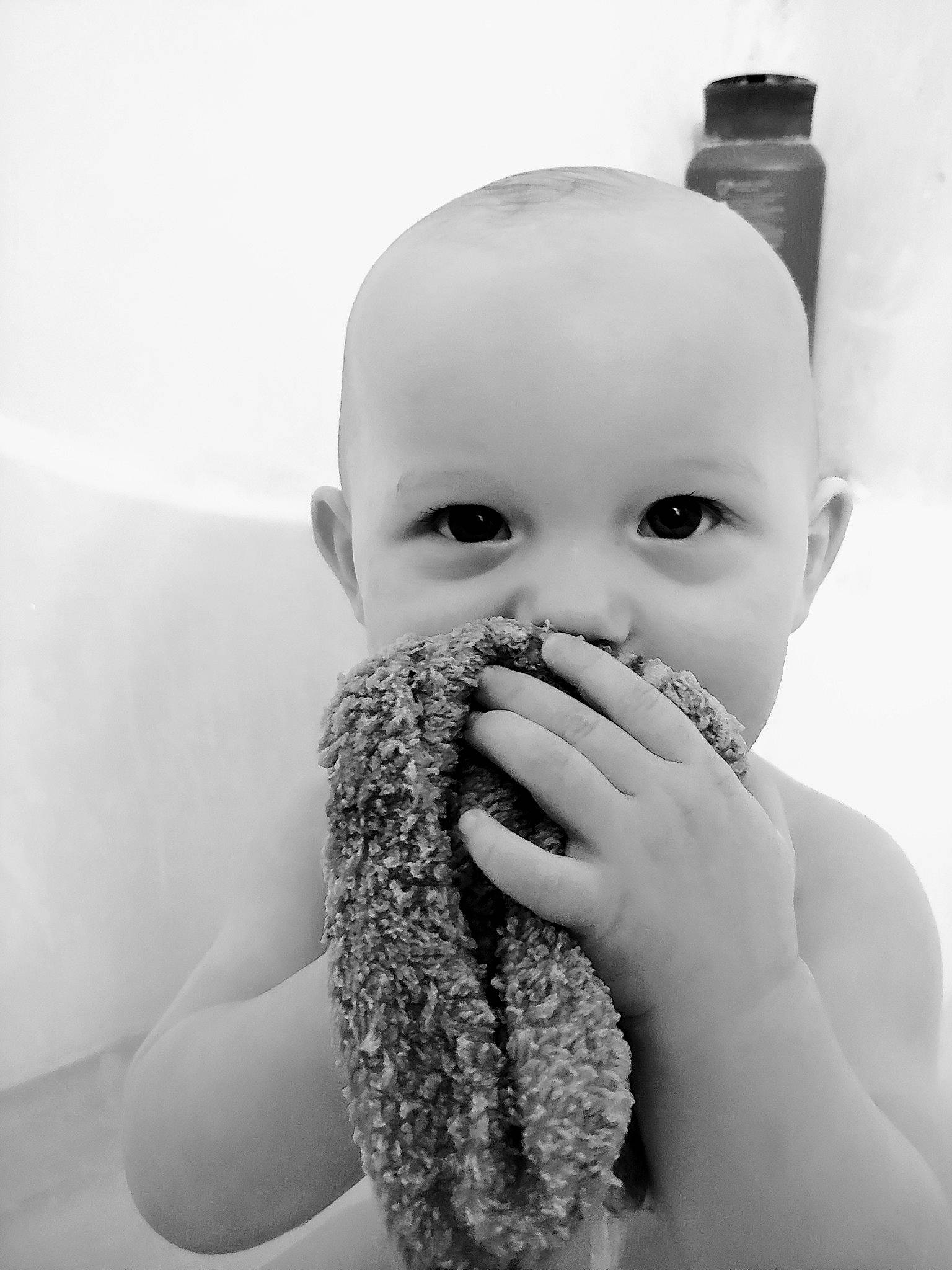 Annabella is registered to the contest to win money with this photo: baby, black, black_and_white, child, eye, face, finger, hand, head, monochrome, monochrome_photography, mouth, nose, person, photography, portrait_photography, skin, stock_photography, style, toddler