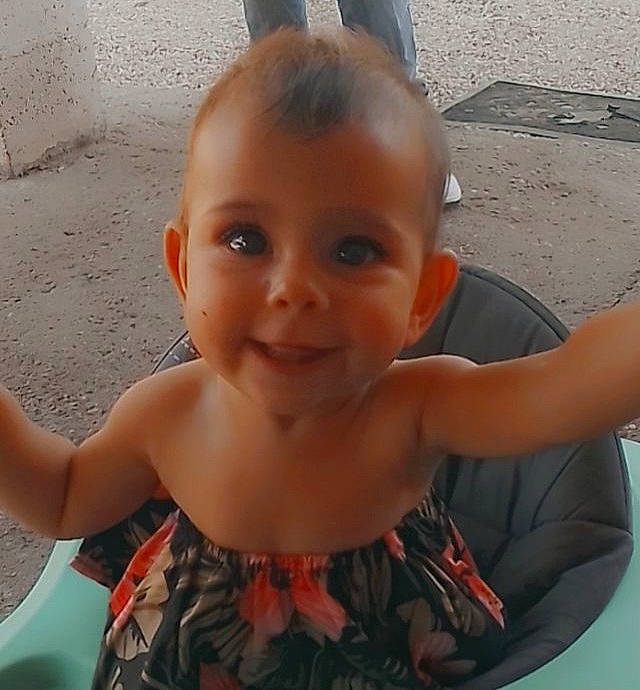 Paytone participe au concours pour gagner de l'argent avec cette photo : baby, bathing, cheek, child, ear, eye, face, facial_expression, forehead, hair, hand, happy, head, joy, lip, nose, person, skin, smile, summer