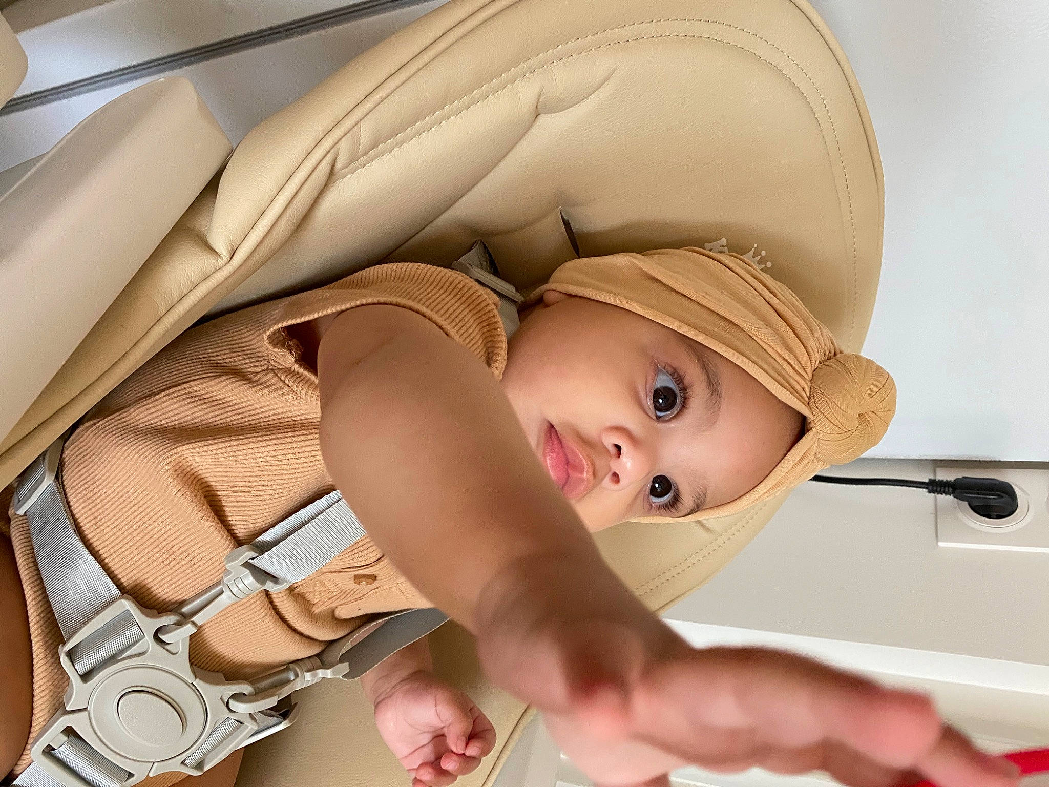Lynn participe au concours pour gagner de l'argent avec cette photo : auto_part, automotive_design, baby, baby_products, cap, car_seat, child, comfort, doll, eyelash, finger, hat, headgear, headwear, home_appliance, person, personal_luxury_car, smile, toddler, toy