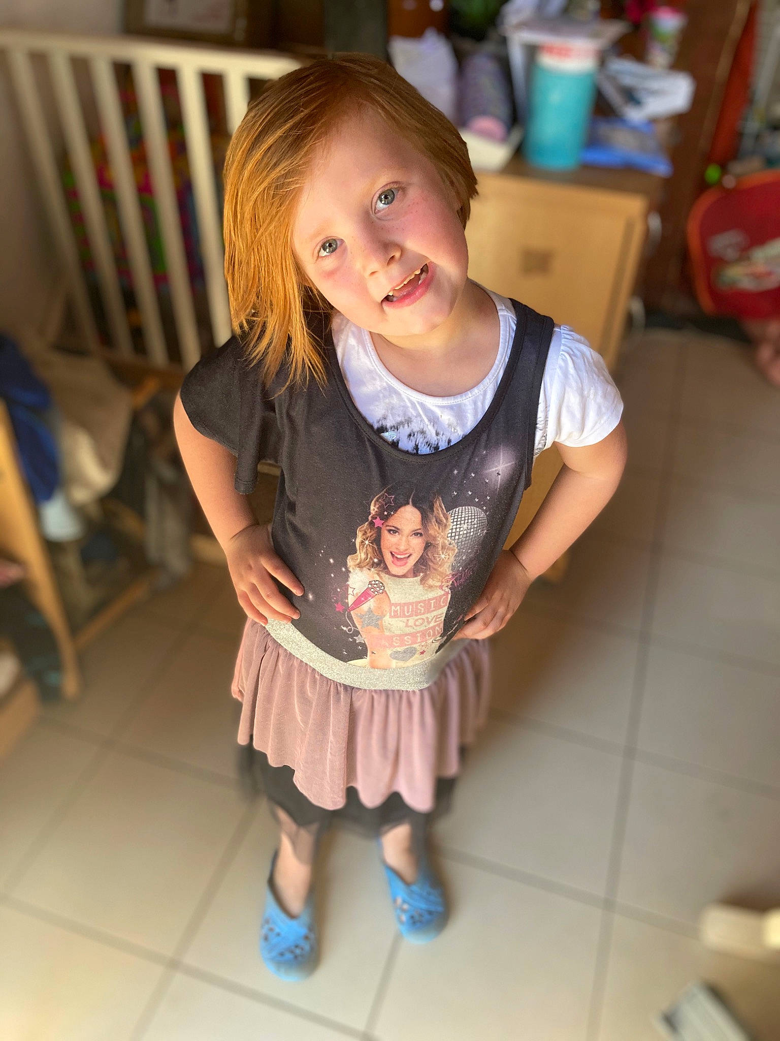 Louna participe au concours pour gagner de l'argent avec cette photo : baby, cheek, child, dress, face, facial_expression, happy, head, iris, joy, party, person, play, room, skin, smile, t_shirt, toddler, vacation