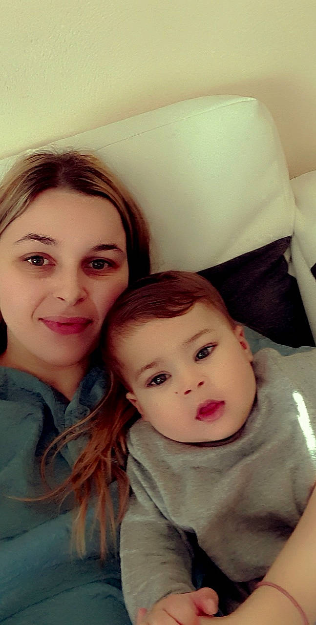 Adem participe au concours pour gagner de l'argent avec cette photo : baby, cheek, child, eye, eyebrow, face, fun, head, joy, lip, nose, person, photography, selfie, sibling, skin, smile, toddler