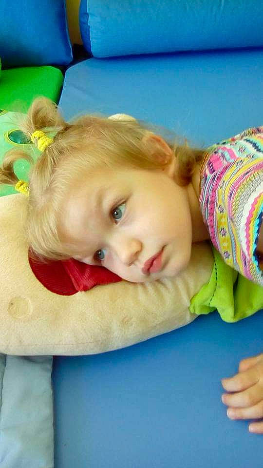 Elena a rejoint le concours — aidez-le/la à gagner de superbes lots ! baby, cheek, child, nap, person, play, skin, toddler, tummy_time